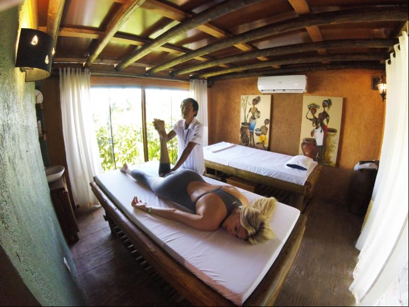 Baie Mooi, espaço de terapia holística do Terra Parque Eco Resort oferece a massagem com a técnica Shiatsu