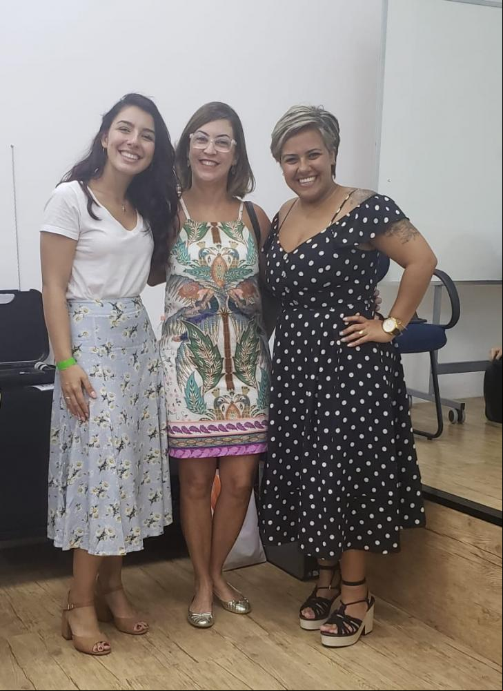 Cedida - Teacher Arlene Correia no 20° Encontro SBS, em São Paulo, entre Amanda Lambert e Bruna Peres